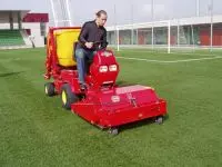 7 BƯỚC VỆ SINH SÂN BÓNG ĐÁ CỎ NHÂN TẠO